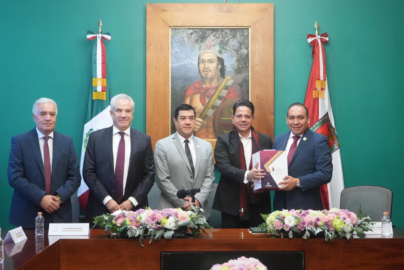 Recibe Congreso de Tlaxcala Tercer Informe de Gobierno
